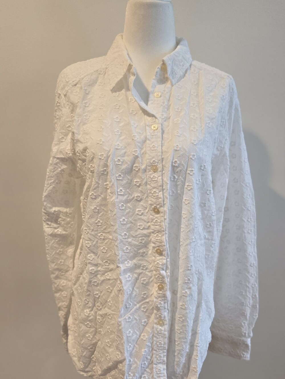 *NWT* - LOFT White Eyelet Button-Up Shirt - Women's Long Sleeve Top - Size M